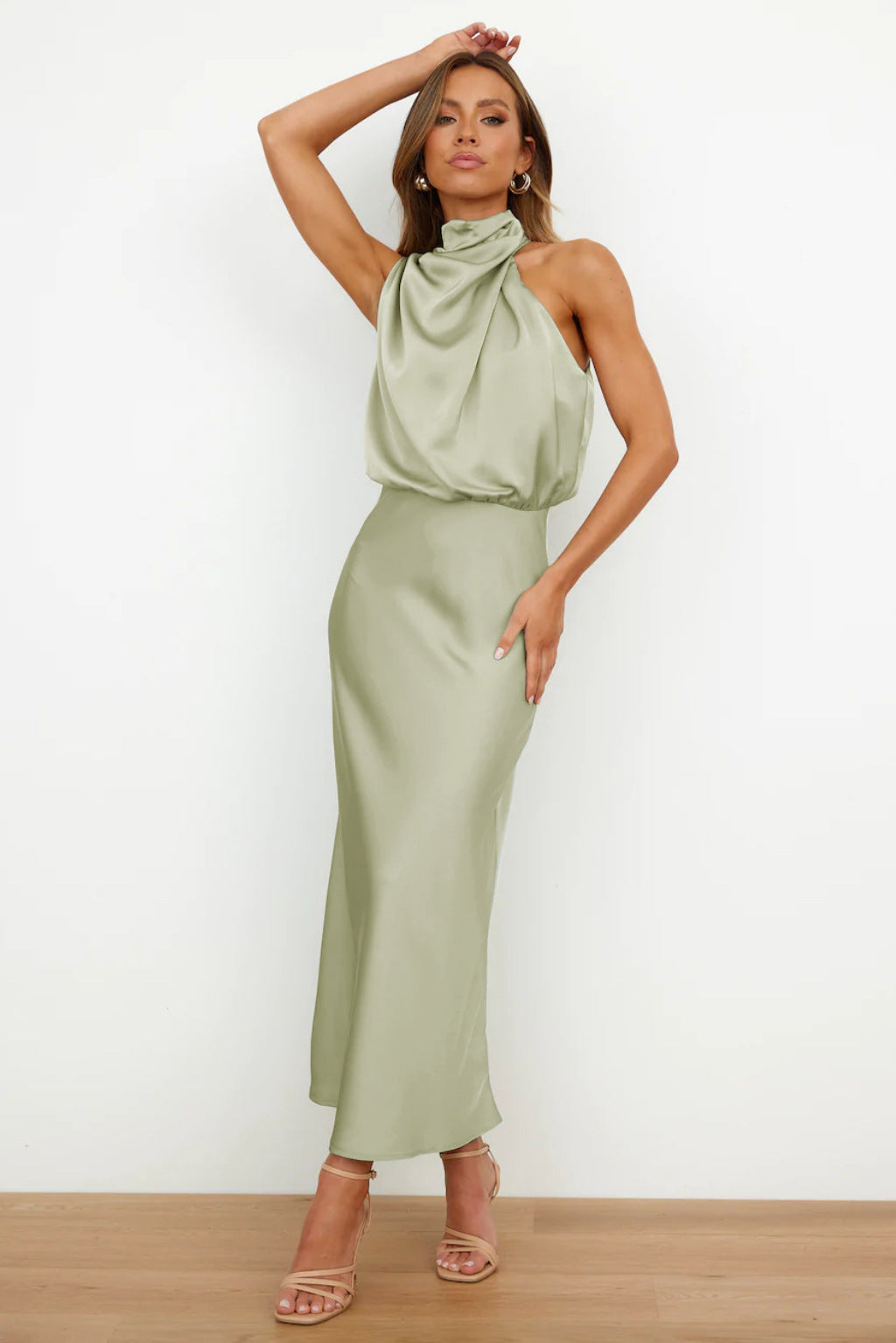 Claira / Neckholder-Maxikleid aus Satin
