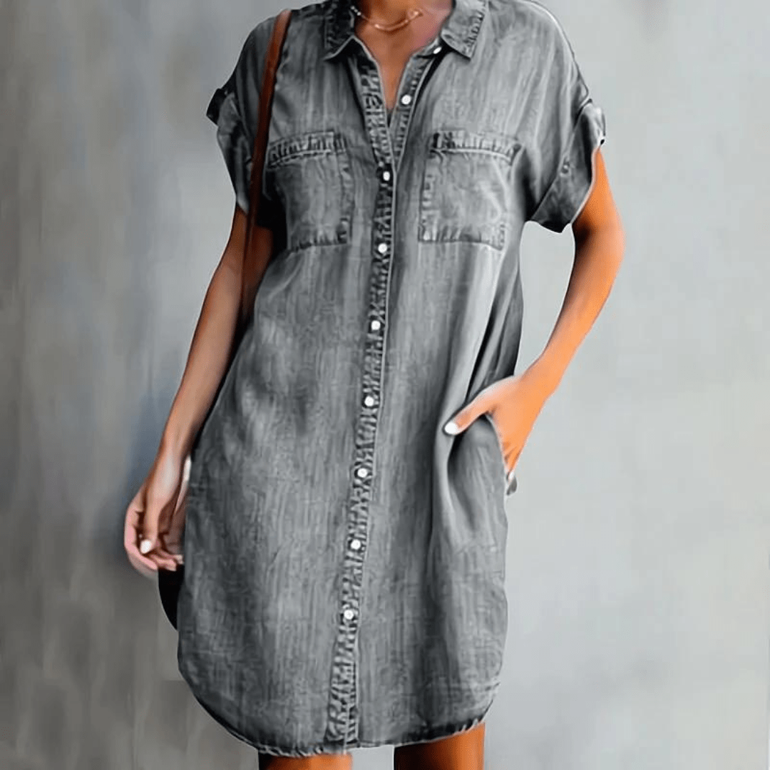 Martina | Dress and jeans with old courtesies