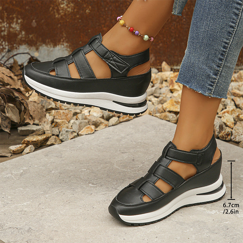 Orthopädische Damensandalen mit Klettverschluss und geschlossener Spitze