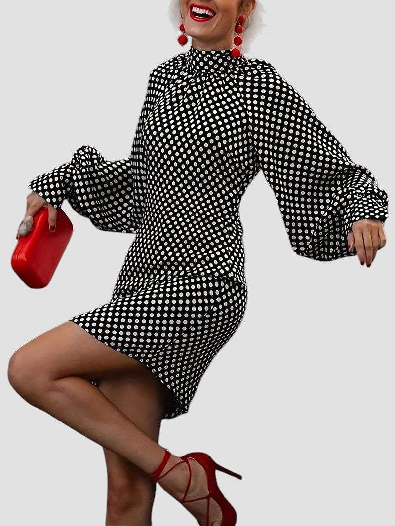 Milena | Kurzes gepunktetes Kleid