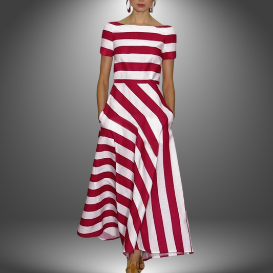 Die Modelle | Langes gestreiftes Trapezkleid