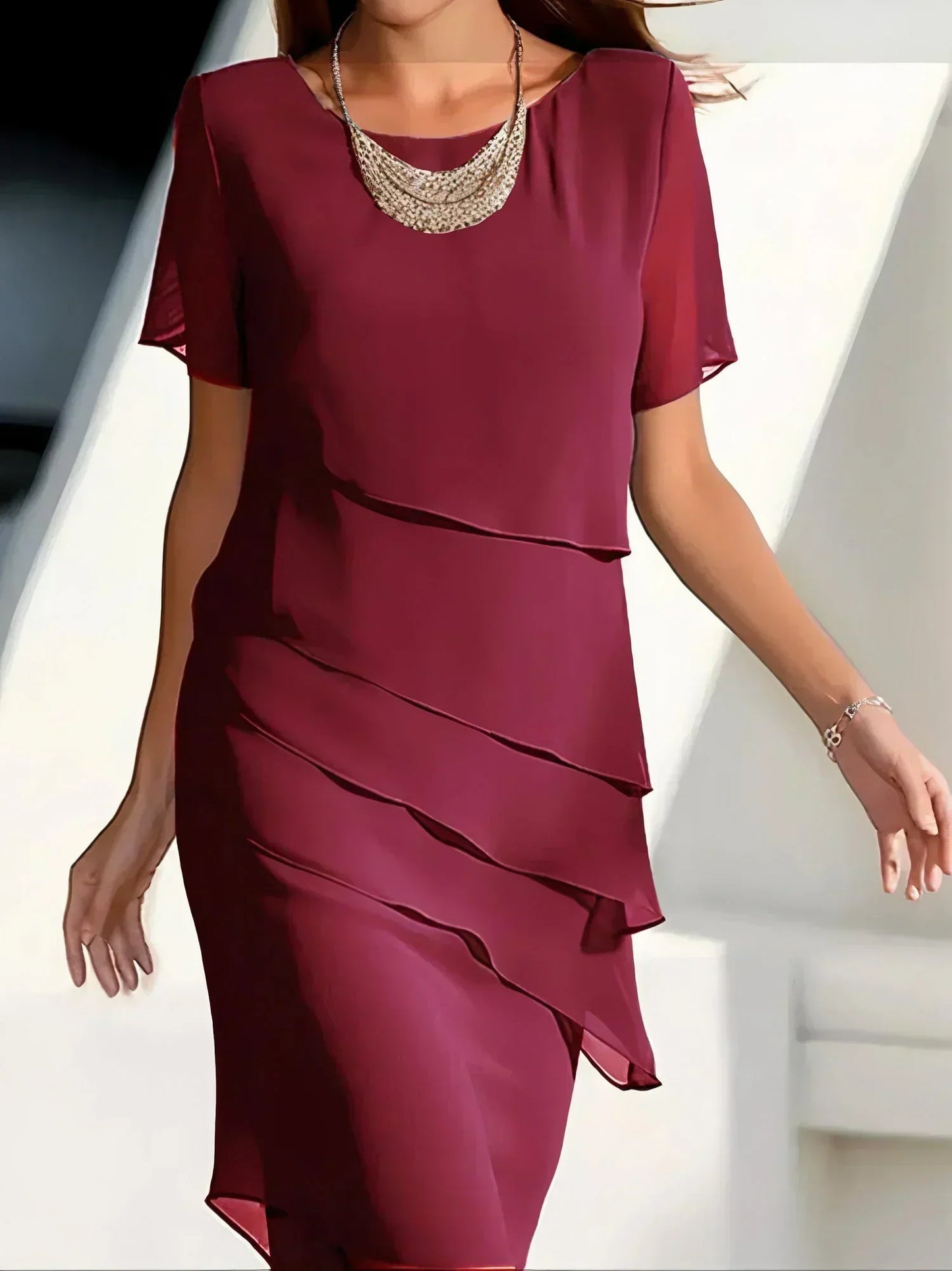 Eva – Elegantes Kleid mit Lagen