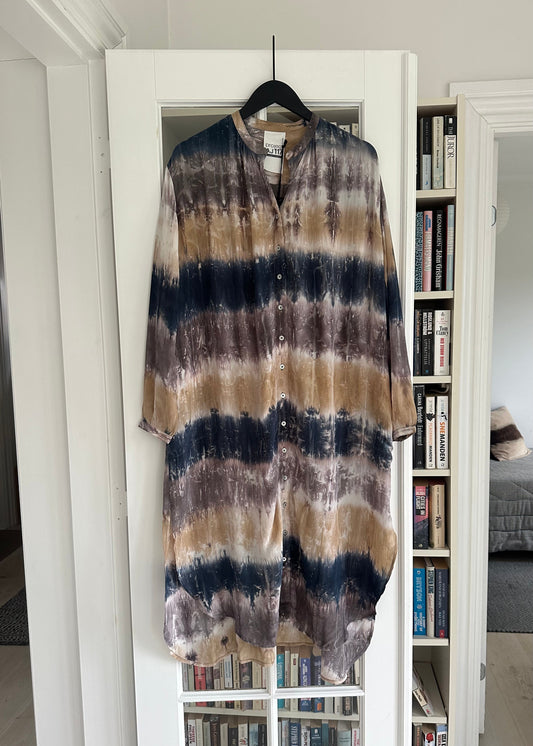 Projekt AJ117 Paris Kleid Walnuss