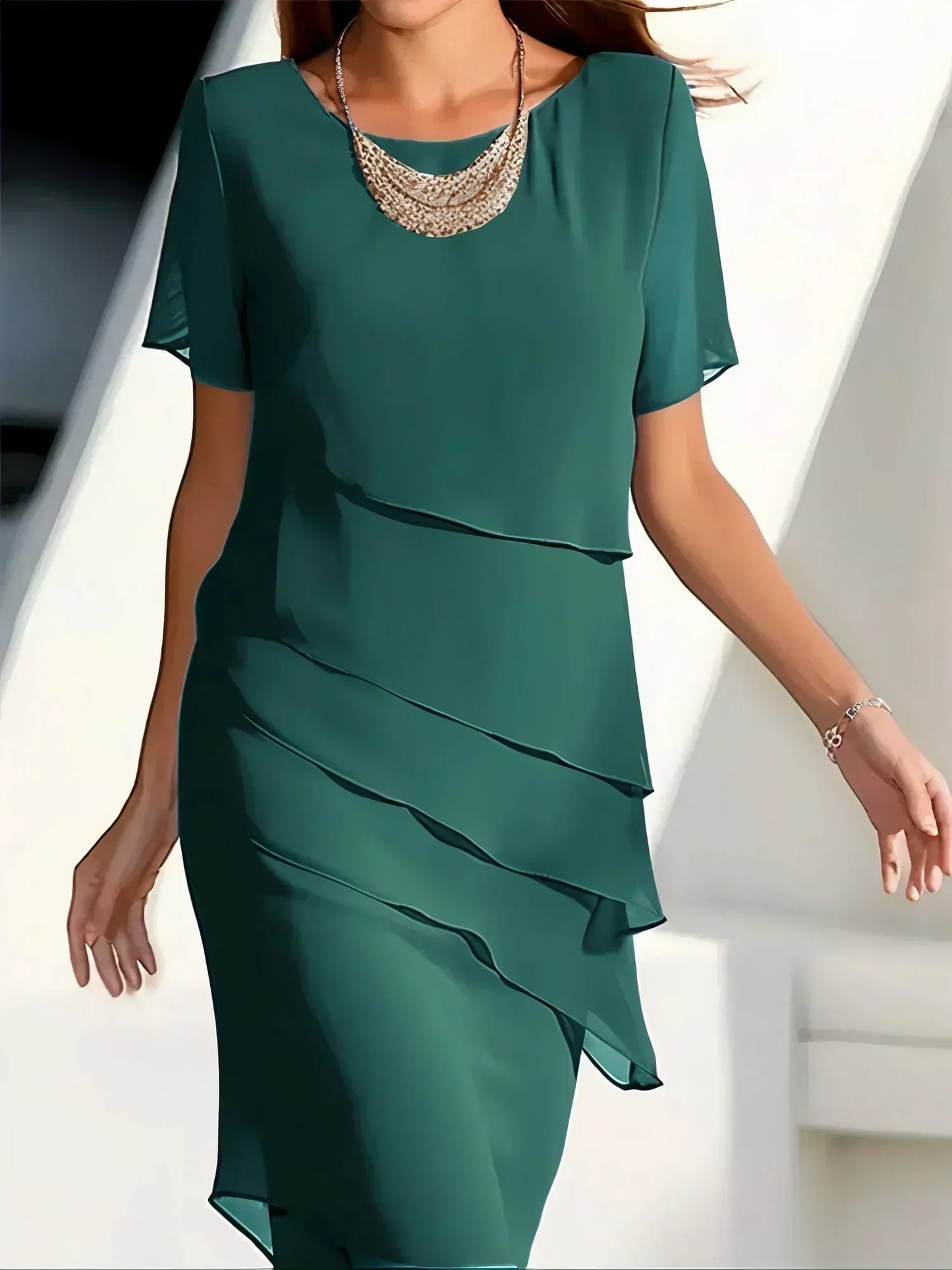 Eva – Elegantes Kleid mit Lagen