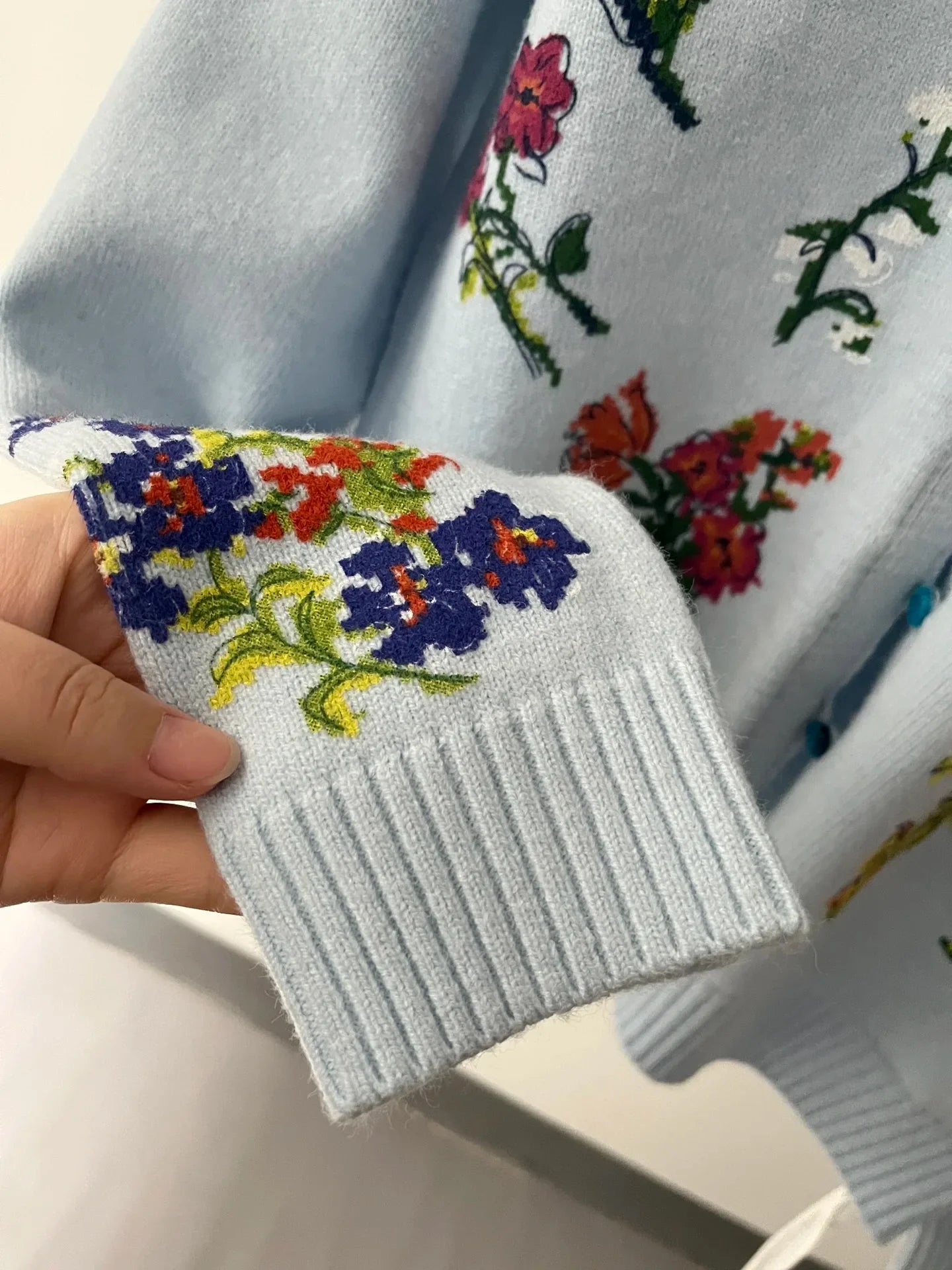 Sahara | Eleganter Cardigan mit Blumen