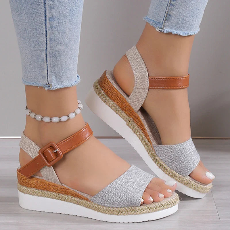 Julia | Keilsandalen