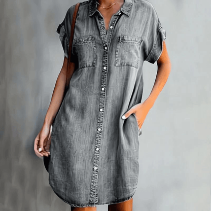 Martina | Dress and jeans with old courtesies