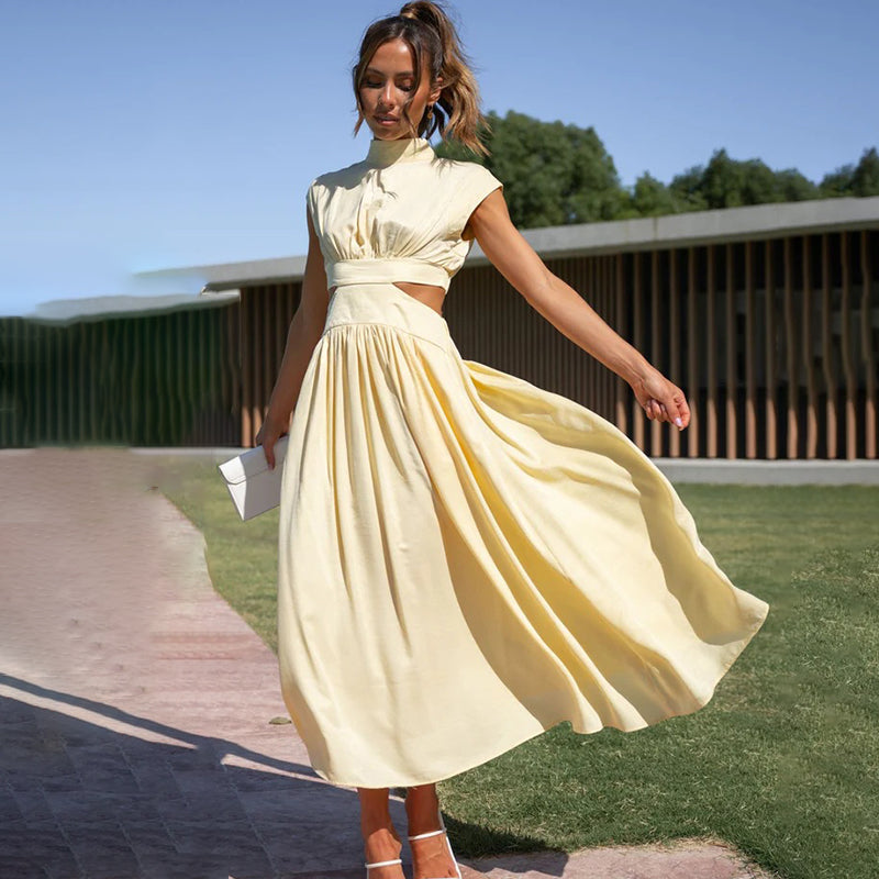 Emilia – Elegantes Kleid mit hohem Ausschnitt
